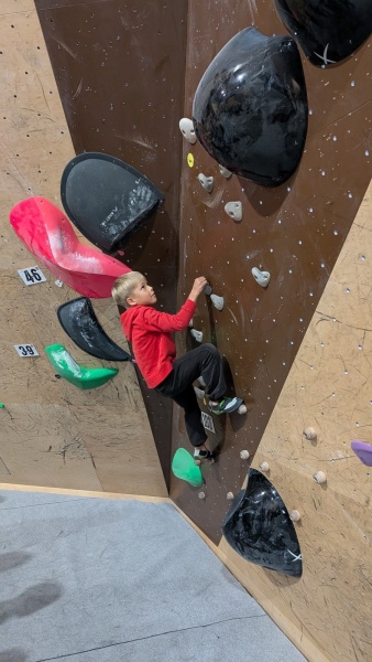 PXL_20251108_075720498